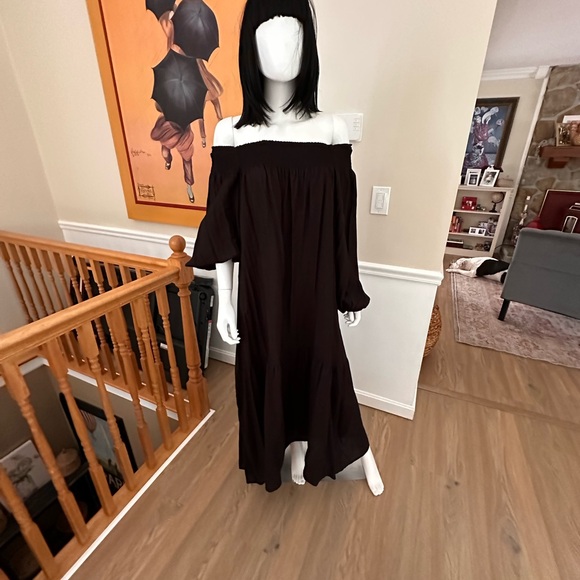 Black off the shoulder maxi dress - Picture 3 of 8